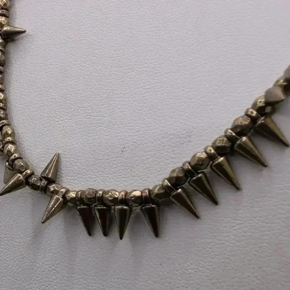 Lucky brand gold necklace spikes distressed as designed - Picture 2 of 4